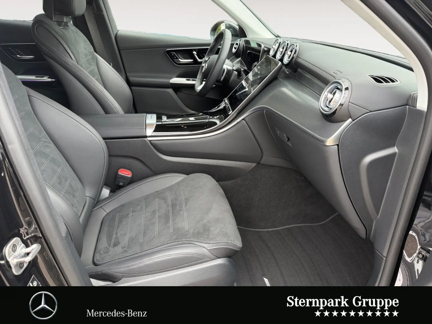 GLC 300 e AMG  AHK Distro 20  Digital Memory 360