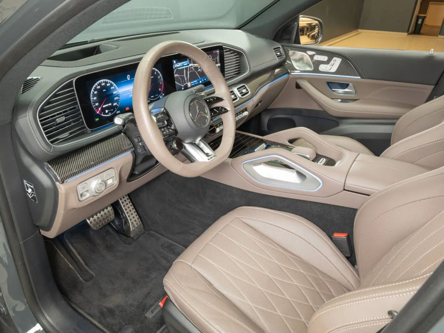 GLE 63S 4M Coupé Multibeam Distro Pano HUD NP211