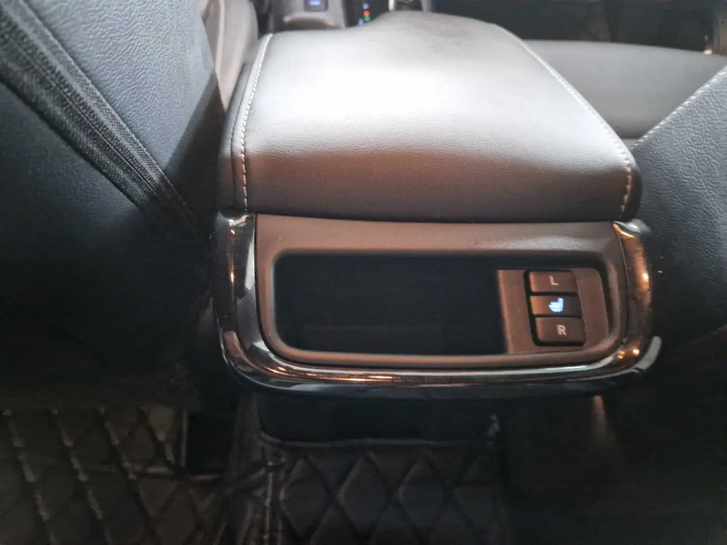 HiLux D-4D 4x4 Double Cab Autm. Invincible