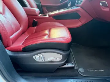 Macan Pano.21 RS Spyder PASM LED 14-Wege sitze