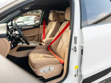 Macan 2.0 Aut Matrix BOSE Navi 21 Zoll VOLL