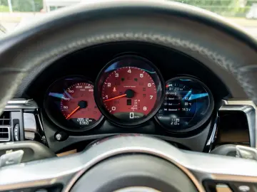 Macan 2.0 Aut Matrix BOSE Navi 21 Zoll VOLL