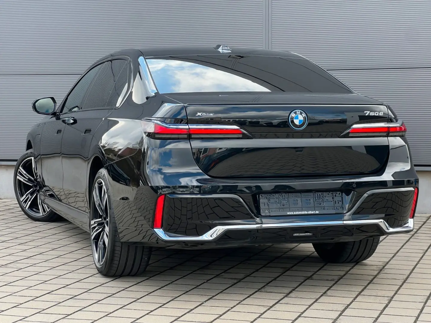 750e Lim xDrive M Sport Integral Pano Sky Lounge