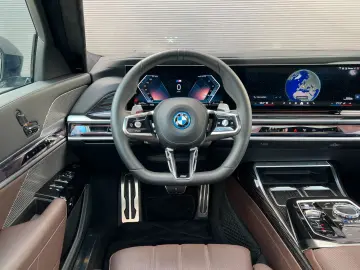 750e Lim xDrive M Sport Integral Pano Sky Lounge