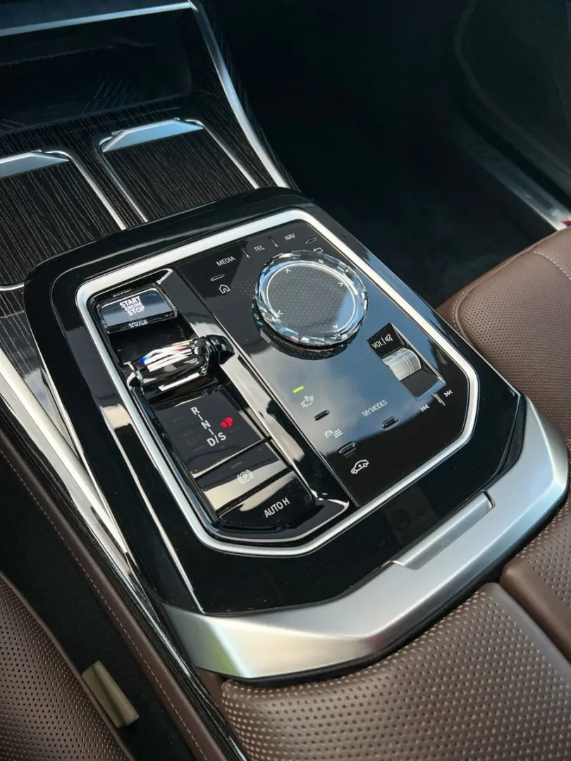 750e Lim xDrive M Sport Integral Pano Sky Lounge