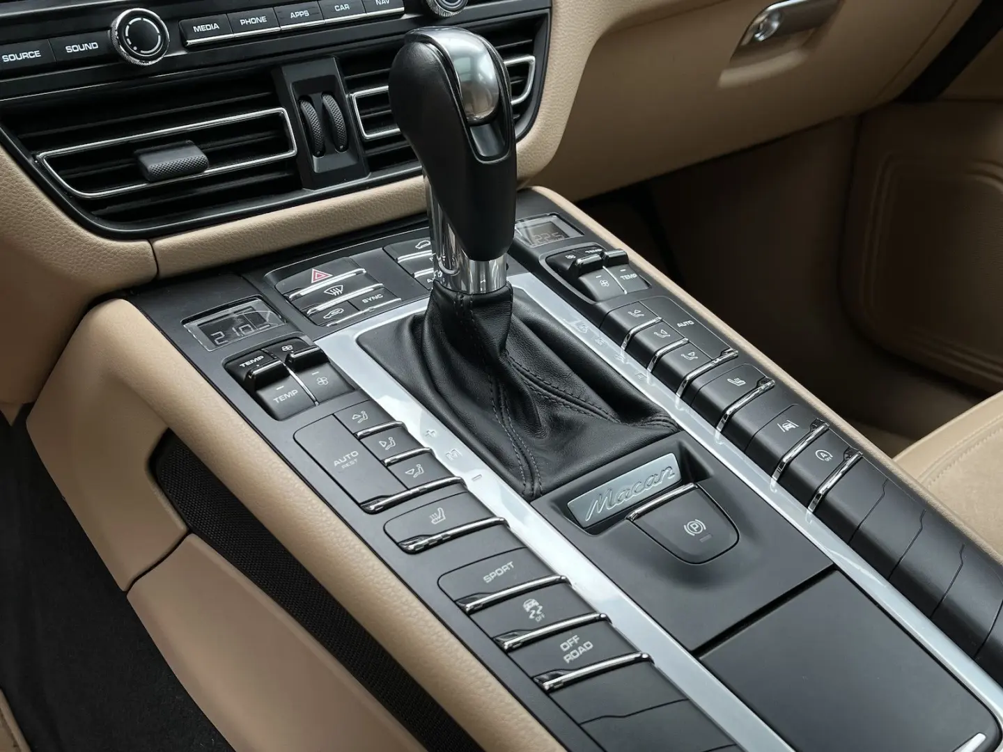 Macan Pano Navi SHZ LED Kamera