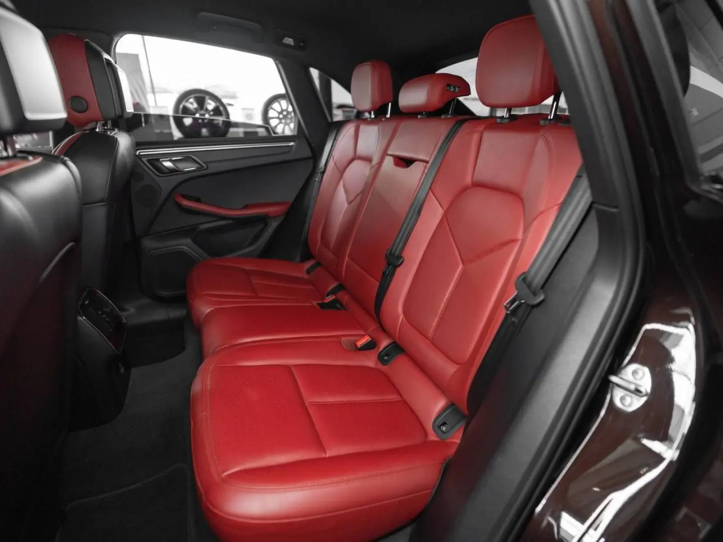 Porsche Macan 180kW   245hp