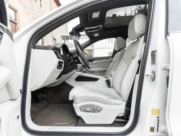 Macan S BOSE LED KAM CHRONO PANO CARPLAY