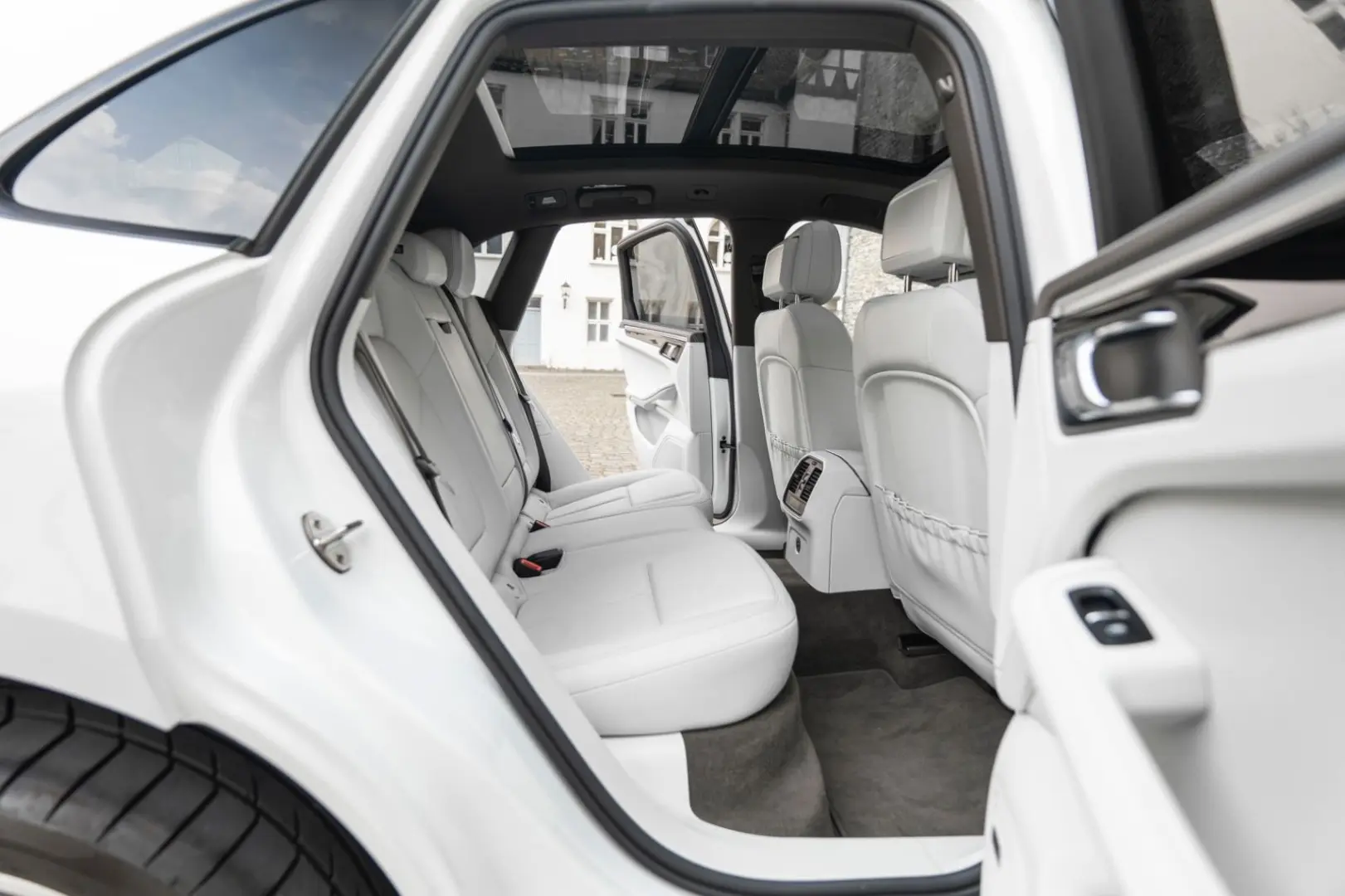 Macan S BOSE LED KAM CHRONO PANO CARPLAY