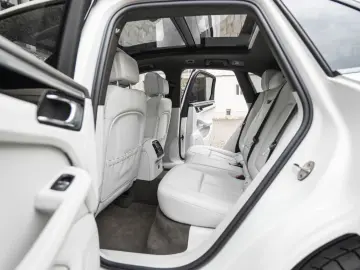 Macan S BOSE LED KAM CHRONO PANO CARPLAY