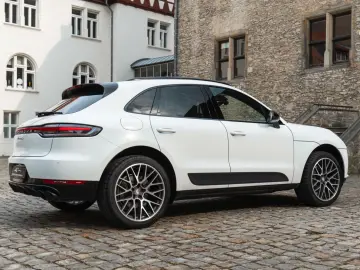 Macan S BOSE LED KAM CHRONO PANO CARPLAY