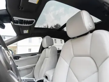 Macan S BOSE LED KAM CHRONO PANO CARPLAY