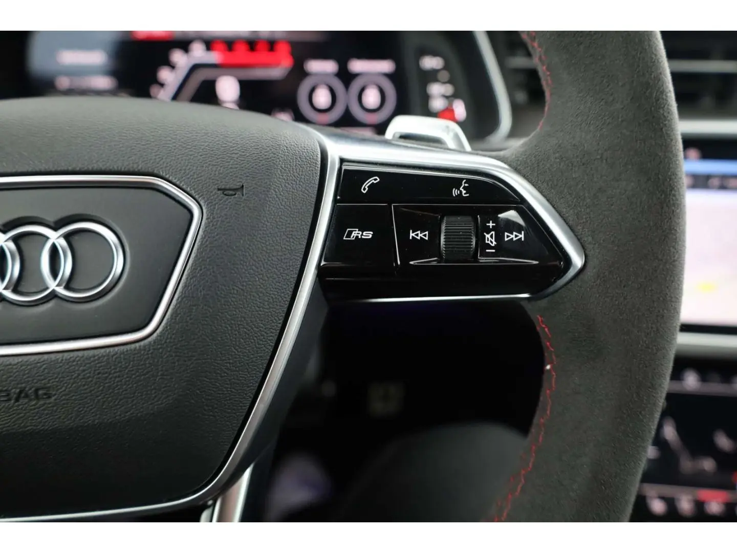 RS6 Avant quattro LP  175.510 B&O Pano