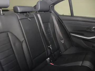 M340d xDrive Limousine HiFi DAB LED RFK Shz PDC