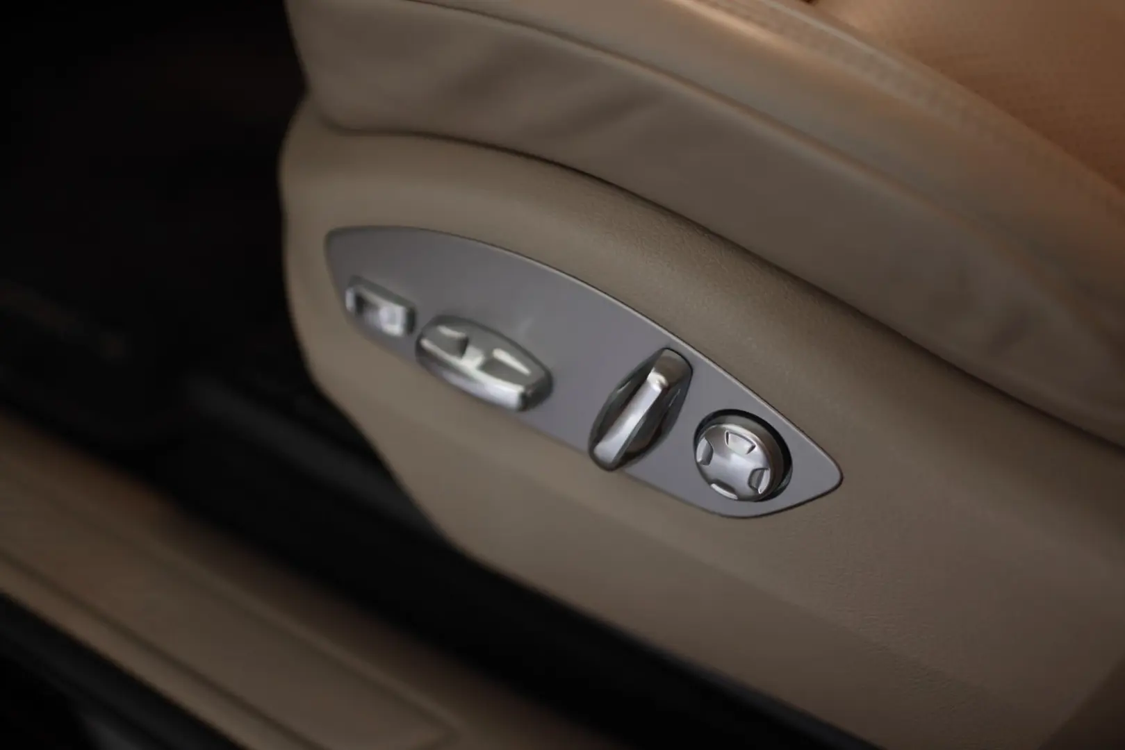 Macan 1. BESITZ   14-WEGE   20-ZOLL-TURBO   DAB