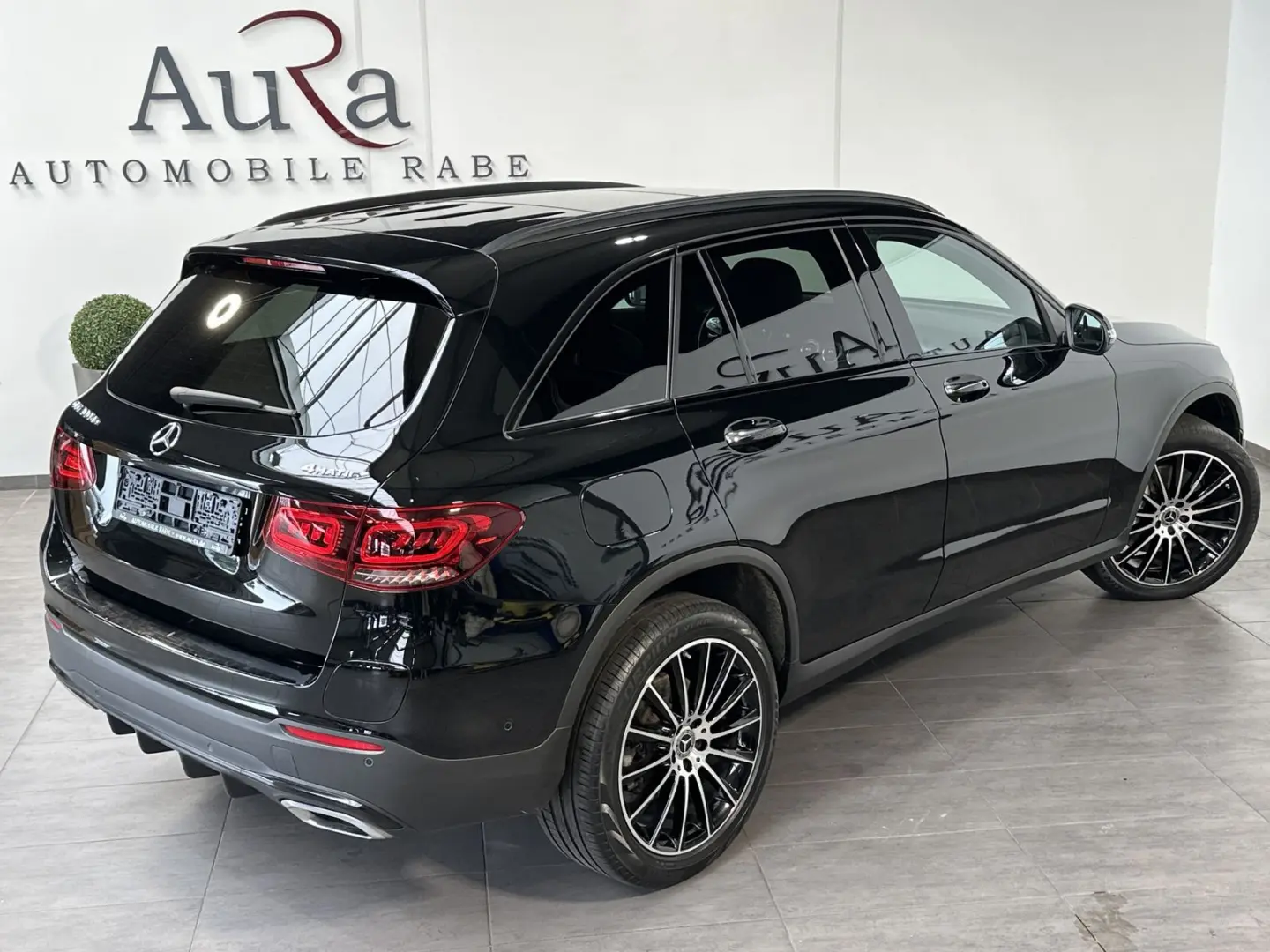 GLC 300de 4M AMG-Line NAV LED KAM ACC PANO 20ZO