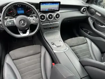 GLC 300de 4M AMG-Line NAV LED KAM ACC PANO 20ZO