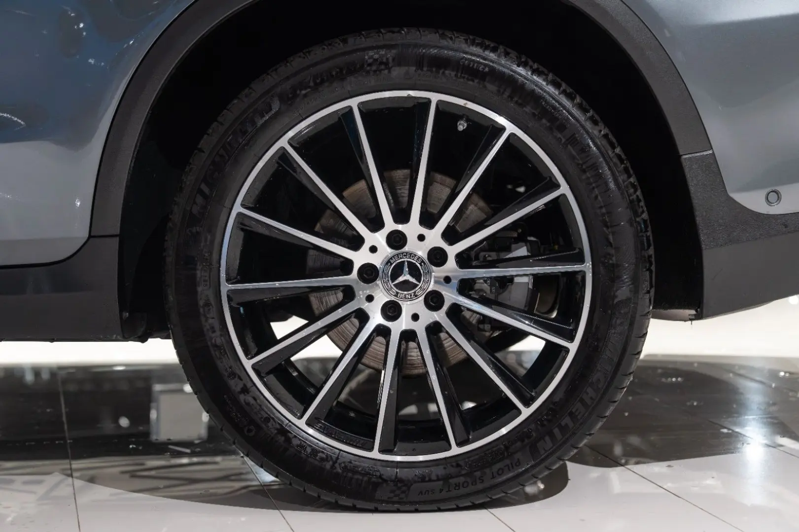 GLC 400d 4Matic AMG-LINE NIGHT LED 20 LM DAB AHK