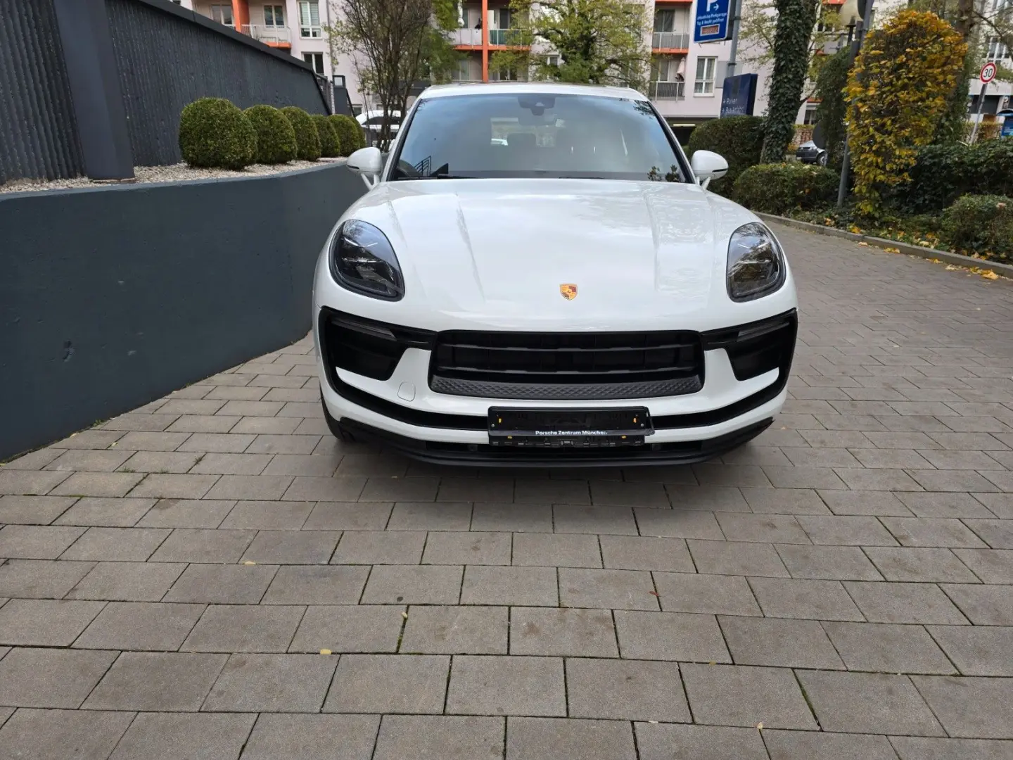 Macan2.0   Pano Kamera  el.Sitze AppleCarSiri