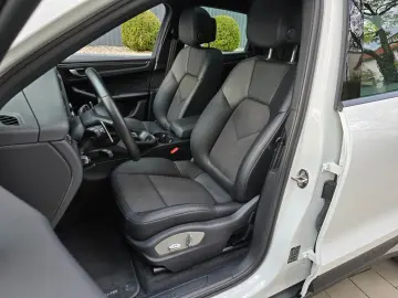 Macan2.0   Pano Kamera  el.Sitze AppleCarSiri