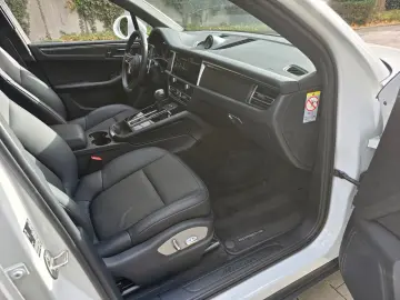 Macan2.0   Pano Kamera  el.Sitze AppleCarSiri