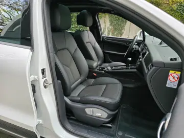 Macan2.0   Pano Kamera  el.Sitze AppleCarSiri