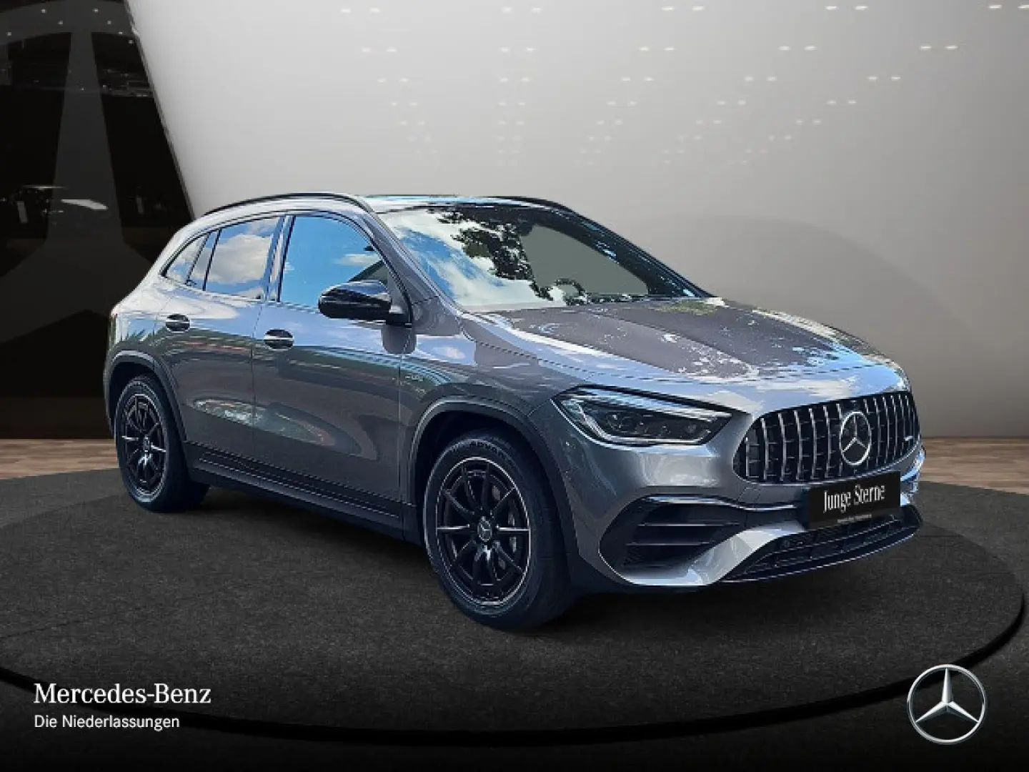 GLA 45 4M  AMG Night MBUX HiEnd Distr Pano Mbeam