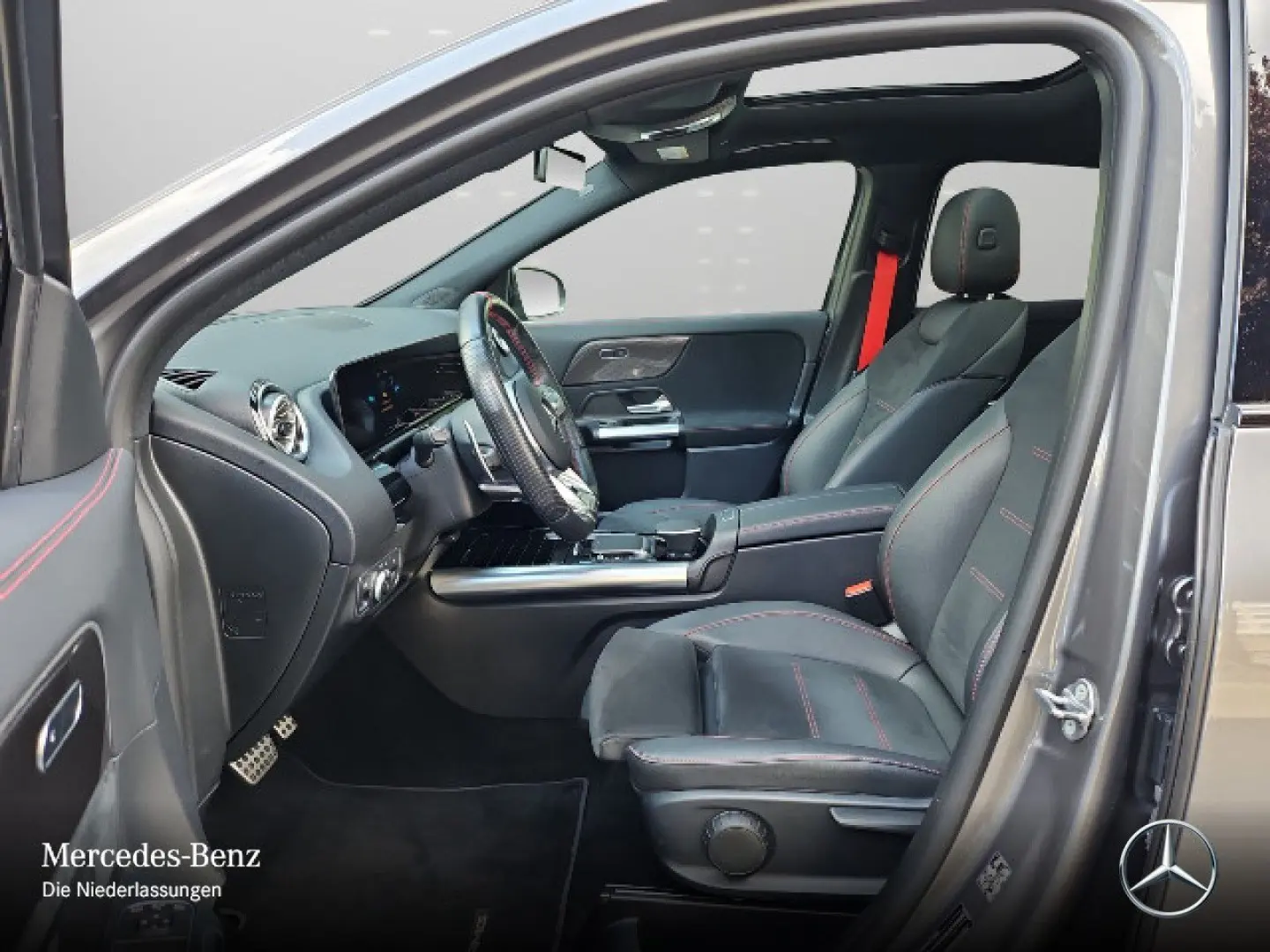 GLA 45 4M  AMG Night MBUX HiEnd Distr Pano Mbeam