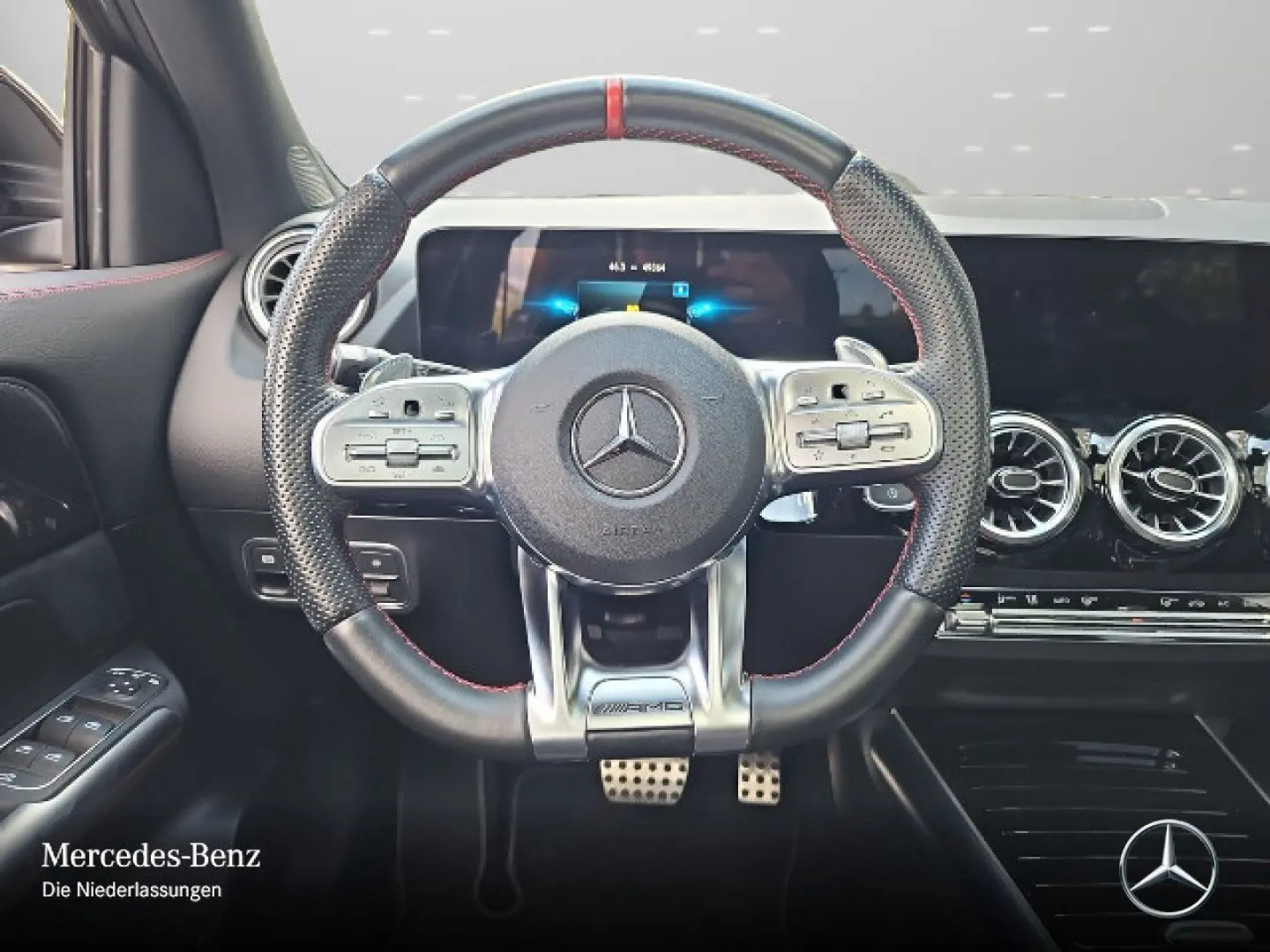 GLA 45 4M  AMG Night MBUX HiEnd Distr Pano Mbeam