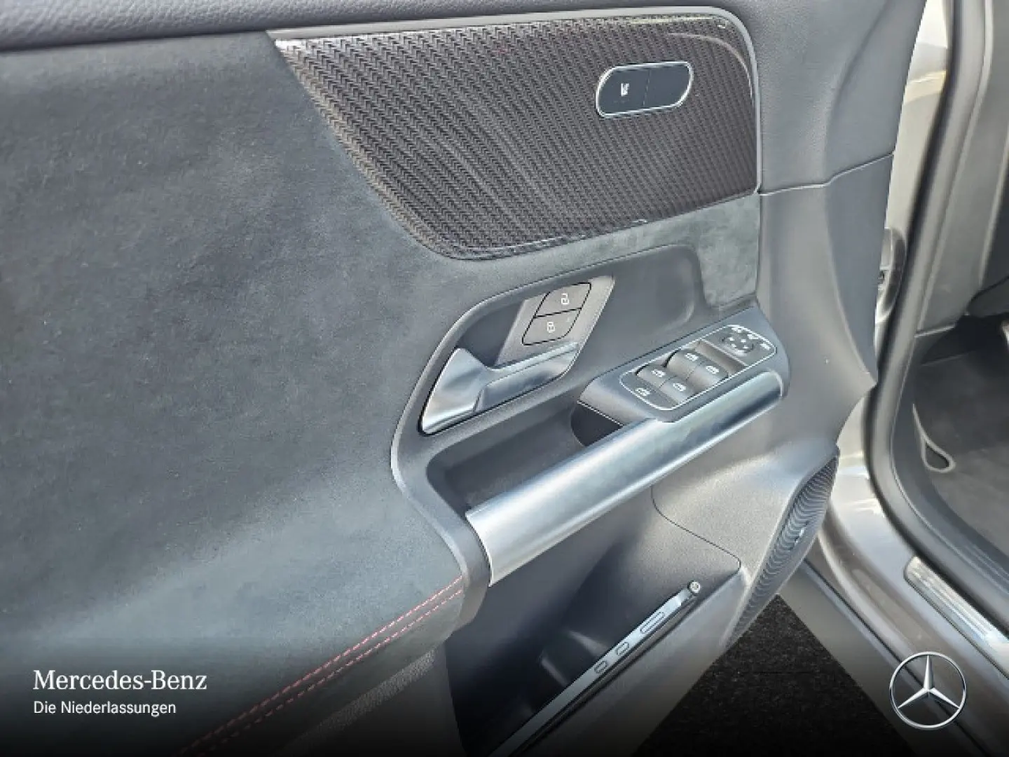 GLA 45 4M  AMG Night MBUX HiEnd Distr Pano Mbeam