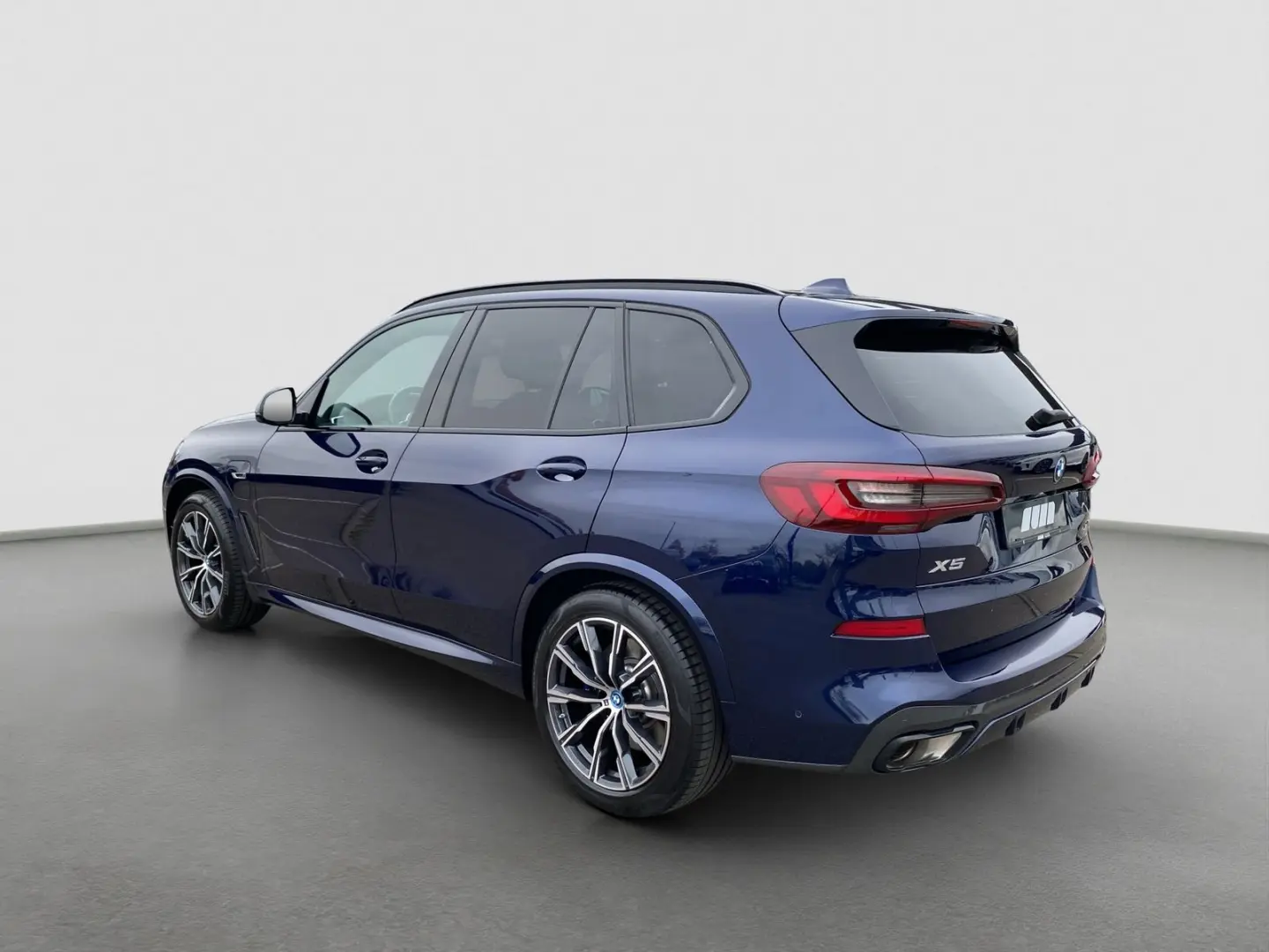 X5 xDrive 45e (M-Sport Navi AHK Pano HUD HK ACC)