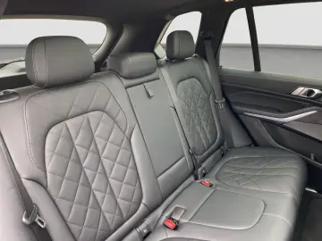 X5 xDrive 45e (M-Sport Navi AHK Pano HUD HK ACC)