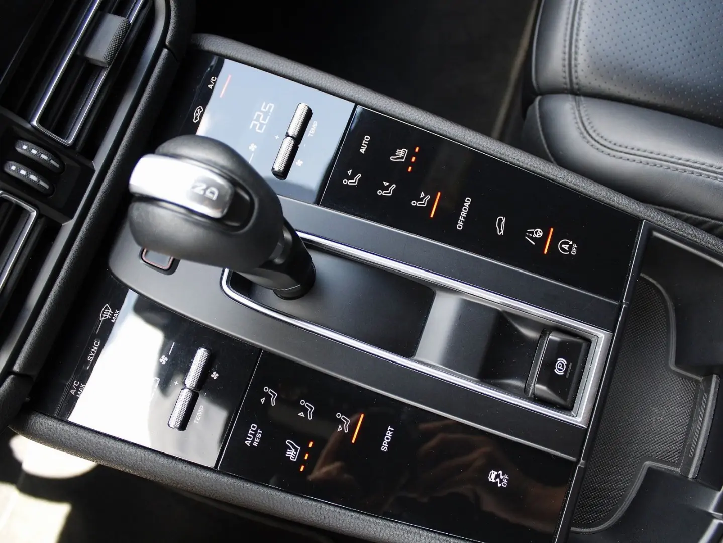 MACAN 2.0T PDK  KAMERA SPUR BOSE LEDER  APPROVED