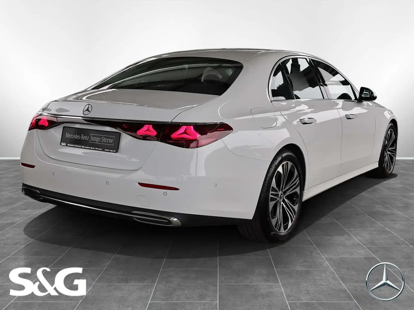 E 220 d DISTRONIC TOTWINKEL CARPLAY KEYLESS 19