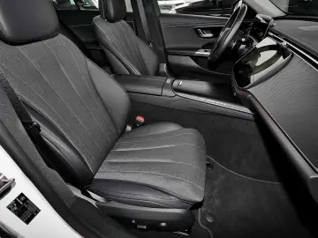 E 220 d DISTRONIC TOTWINKEL CARPLAY KEYLESS 19