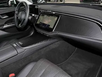 E 220 d DISTRONIC TOTWINKEL CARPLAY KEYLESS 19