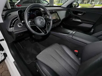 E 220 d DISTRONIC TOTWINKEL CARPLAY KEYLESS 19