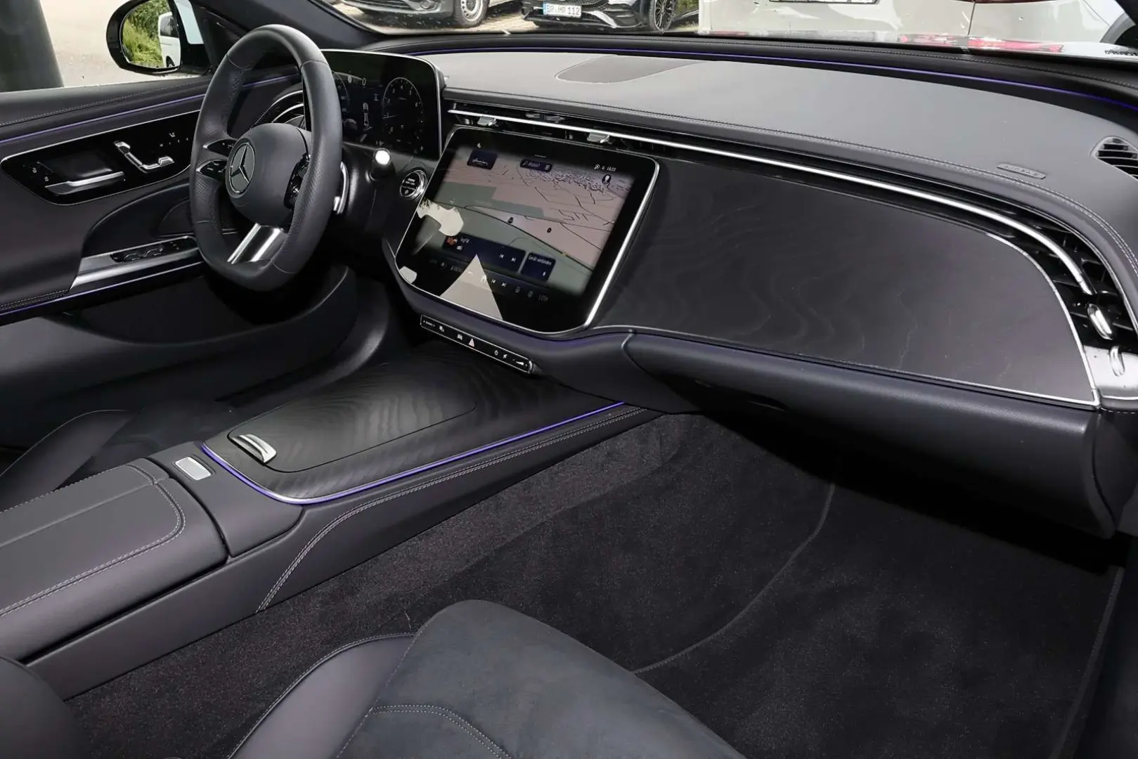 E 200 AMG DISTRONIC TOTWINKEL MEMORY 360  19