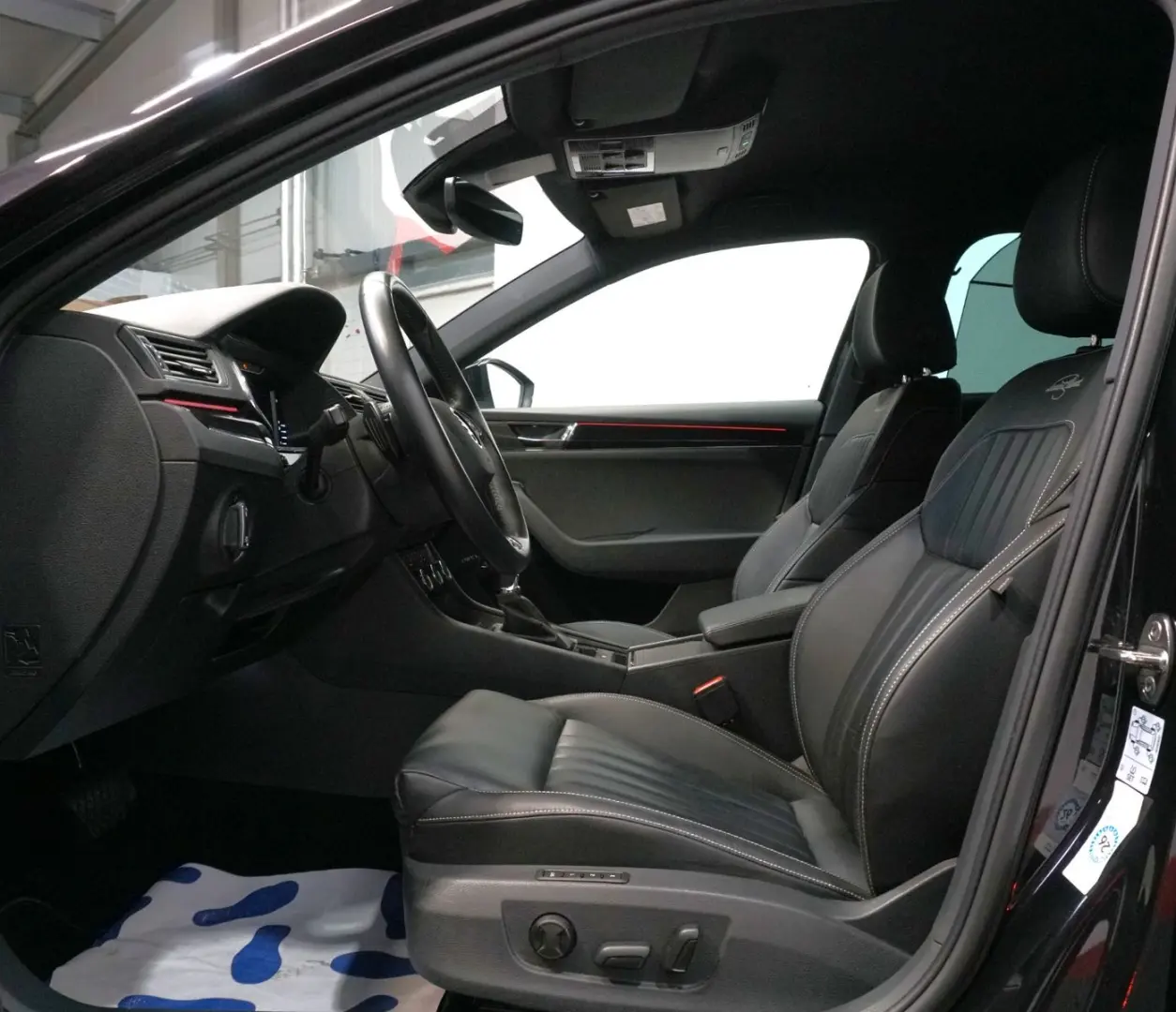 Superb Lim. L&K 2.0 TDI Tempomat LED Leder DAB