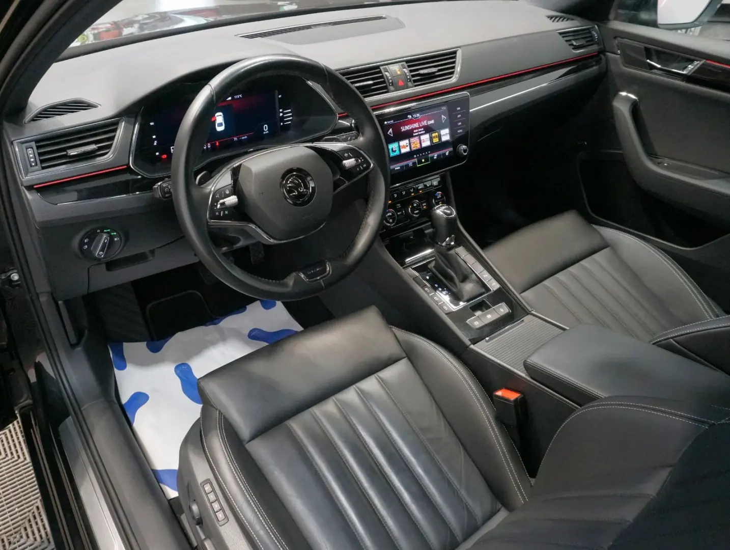 Superb Lim. L&K 2.0 TDI Tempomat LED Leder DAB