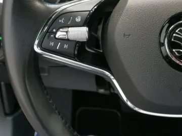 Superb Lim. L&K 2.0 TDI Tempomat LED Leder DAB