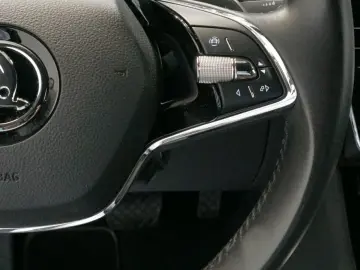 Superb Lim. L&K 2.0 TDI Tempomat LED Leder DAB