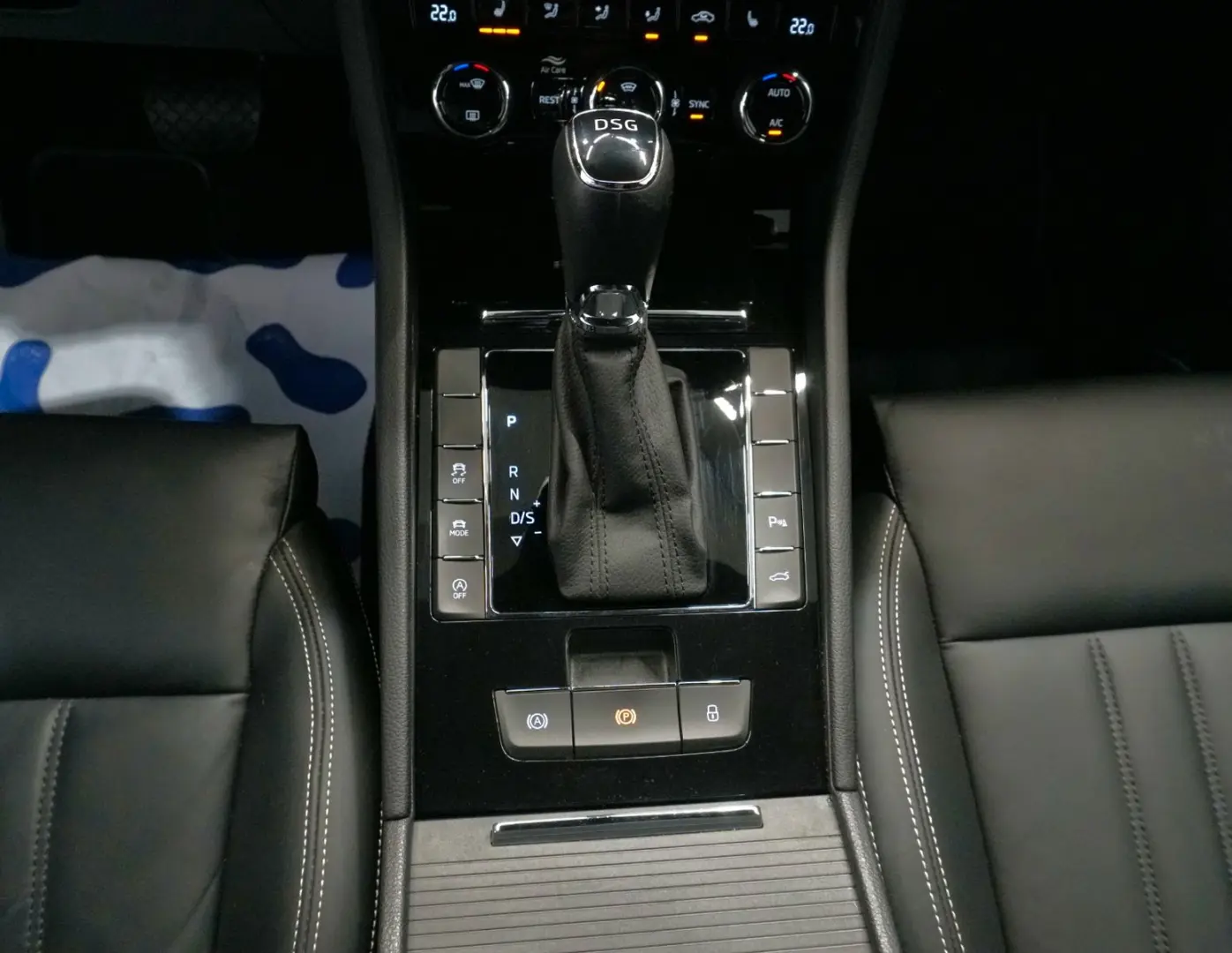 Superb Lim. L&K 2.0 TDI Tempomat LED Leder DAB