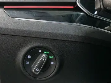 Superb Lim. L&K 2.0 TDI Tempomat LED Leder DAB