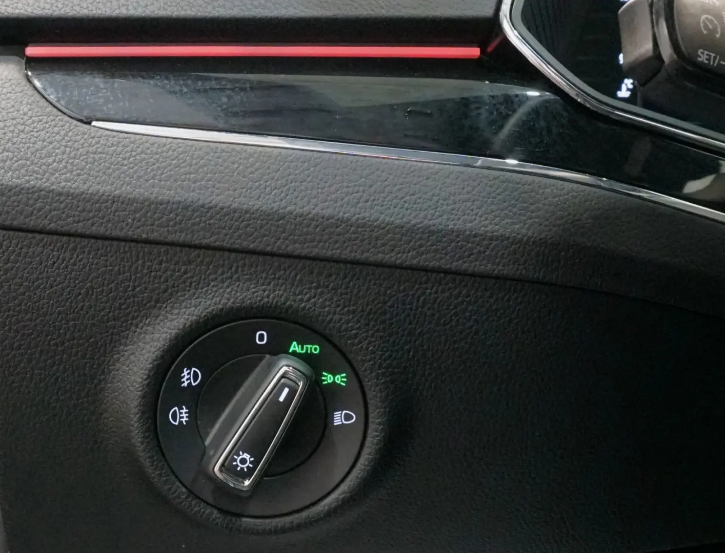 Superb Lim. L&K 2.0 TDI Tempomat LED Leder DAB