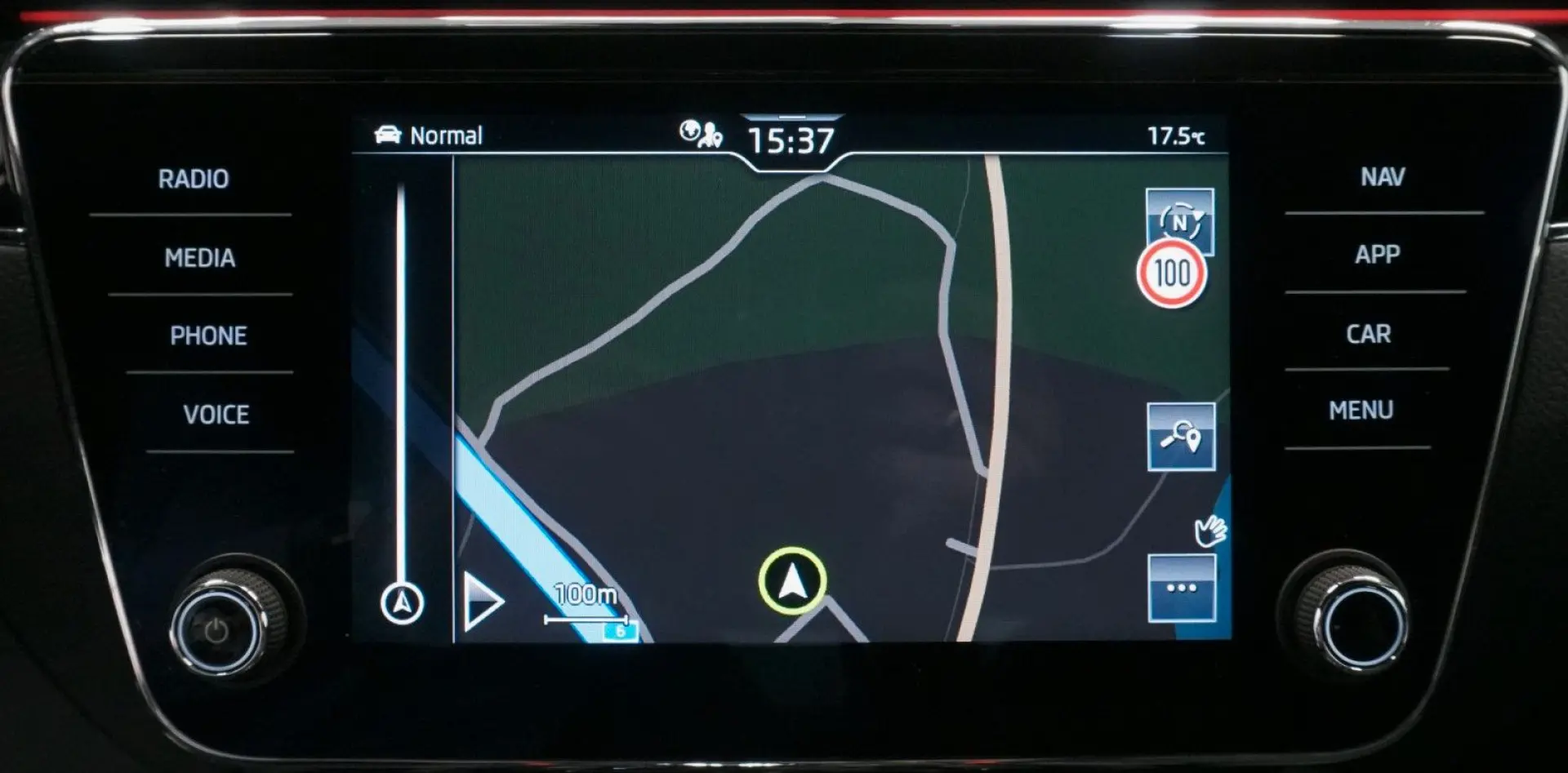 Superb Lim. L&K 2.0 TDI Tempomat LED Leder DAB