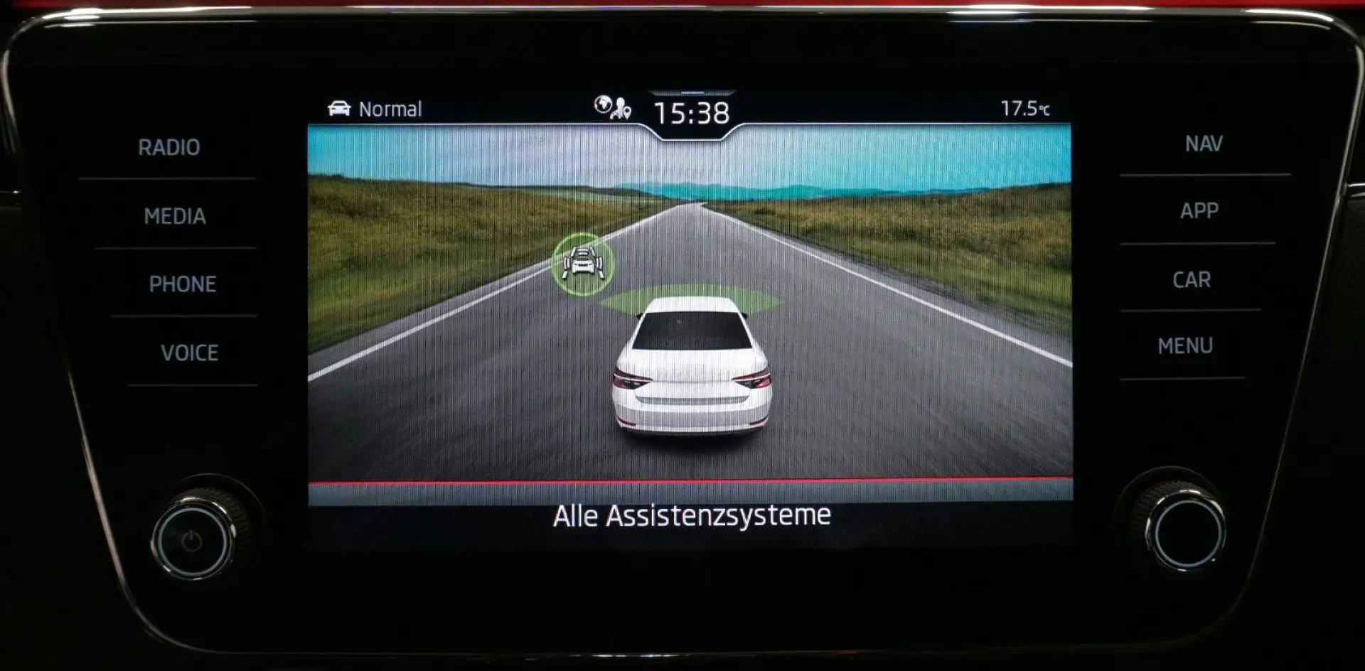 Superb Lim. L&K 2.0 TDI Tempomat LED Leder DAB