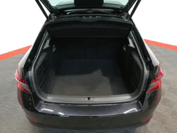 Superb Lim. L&K 2.0 TDI Tempomat LED Leder DAB