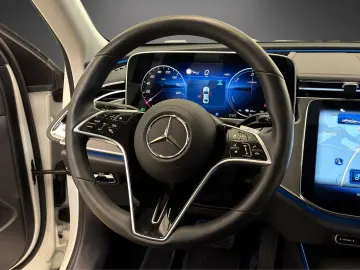 E 300 e Avantgarde-Plus Head-UP AHK FA-Paket