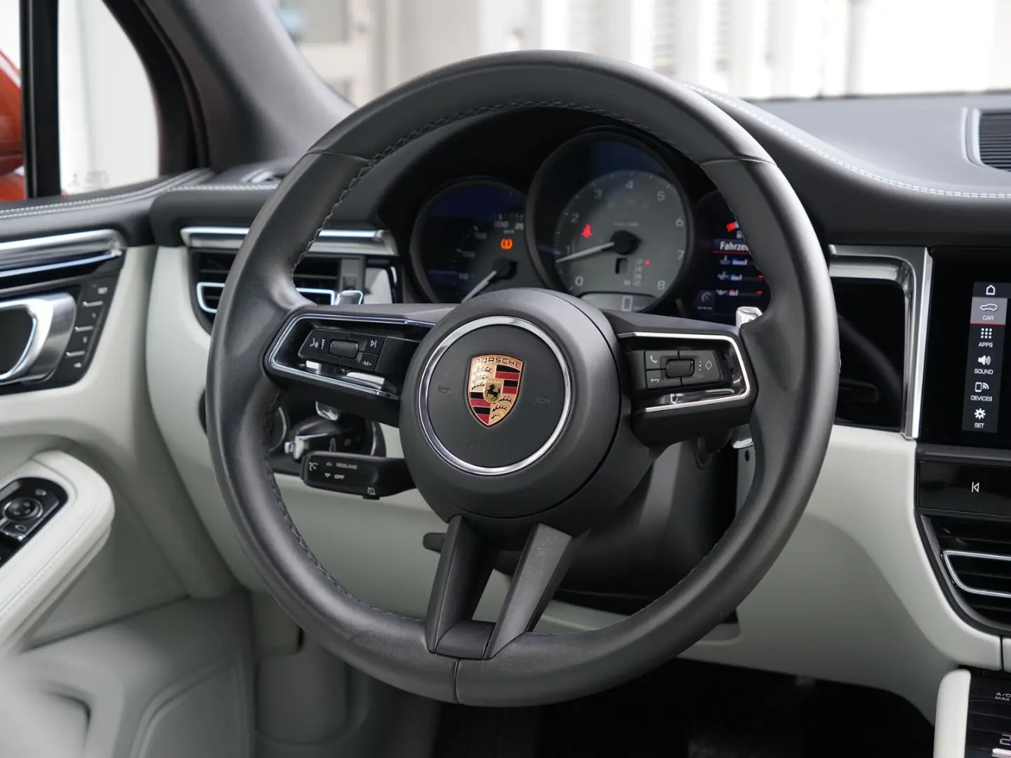 MACAN S PAPAYA-KREIDE-LUFTF.-SPORTABGAS.-21 GT